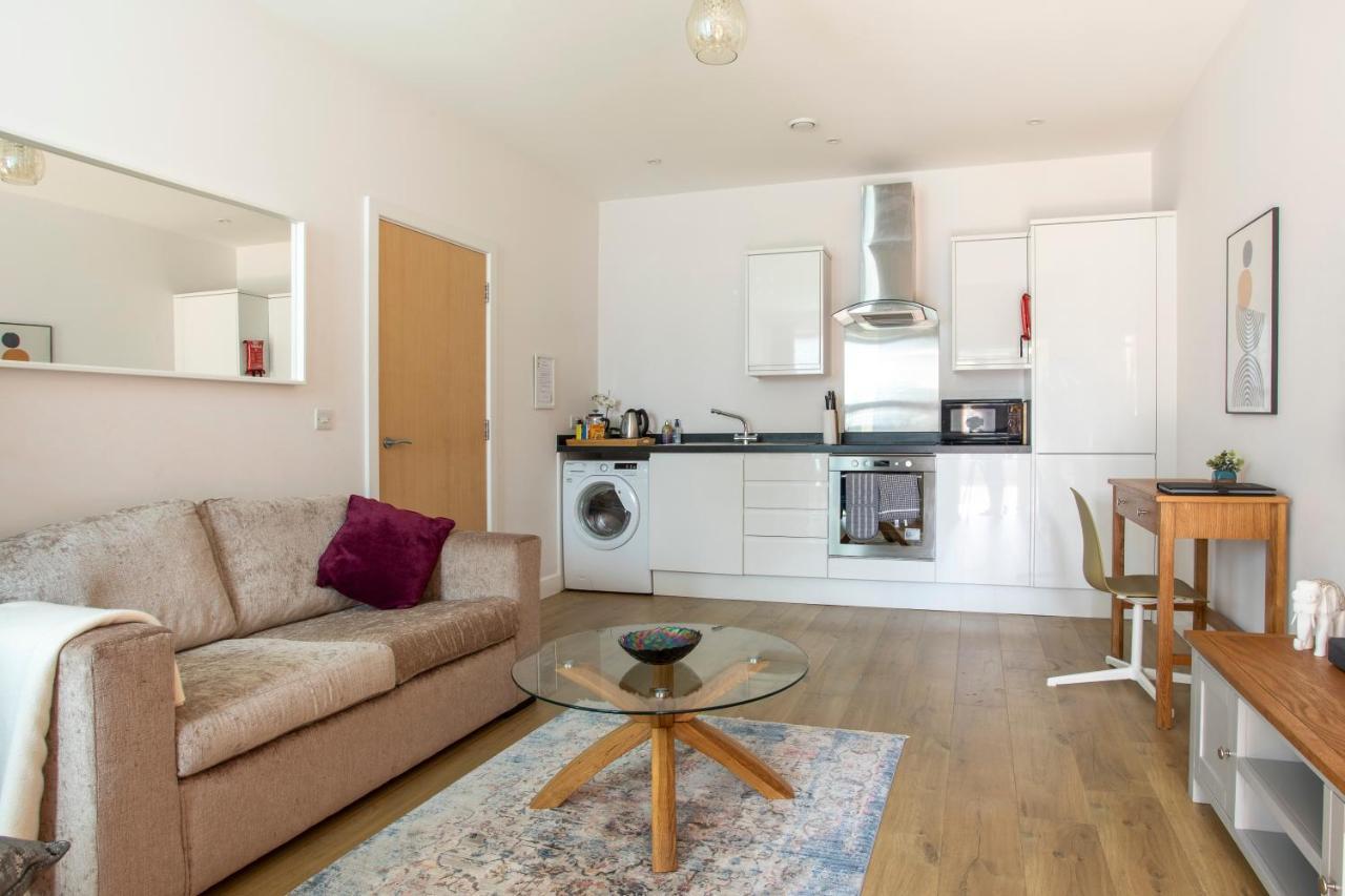 1 Bed Apartment - Redhill Central, Surrey, Gatwick #3 מראה חיצוני תמונה