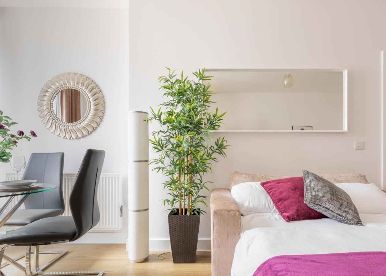1 Bed Apartment - Redhill Central, Surrey, Gatwick #3 מראה חיצוני תמונה